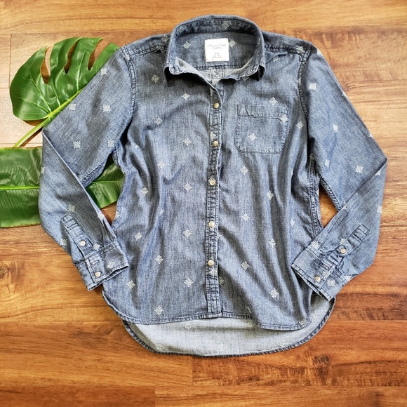 American Eagle Outfitters Tops - American Eagle Embroidered Button Up Top